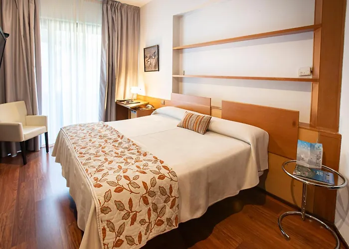 Hotel Parque De Monfraguee 4*