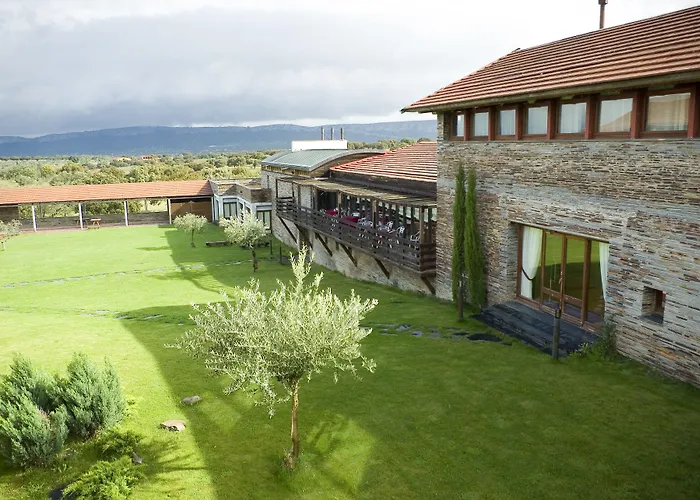 Hotel Parque De Monfraguee 4*